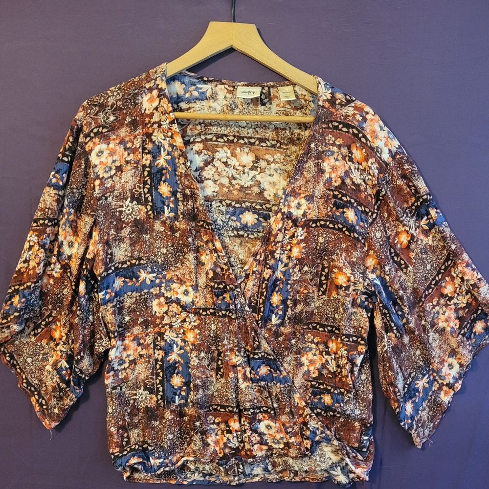 Daytrip Floral Wrap Top. Size L